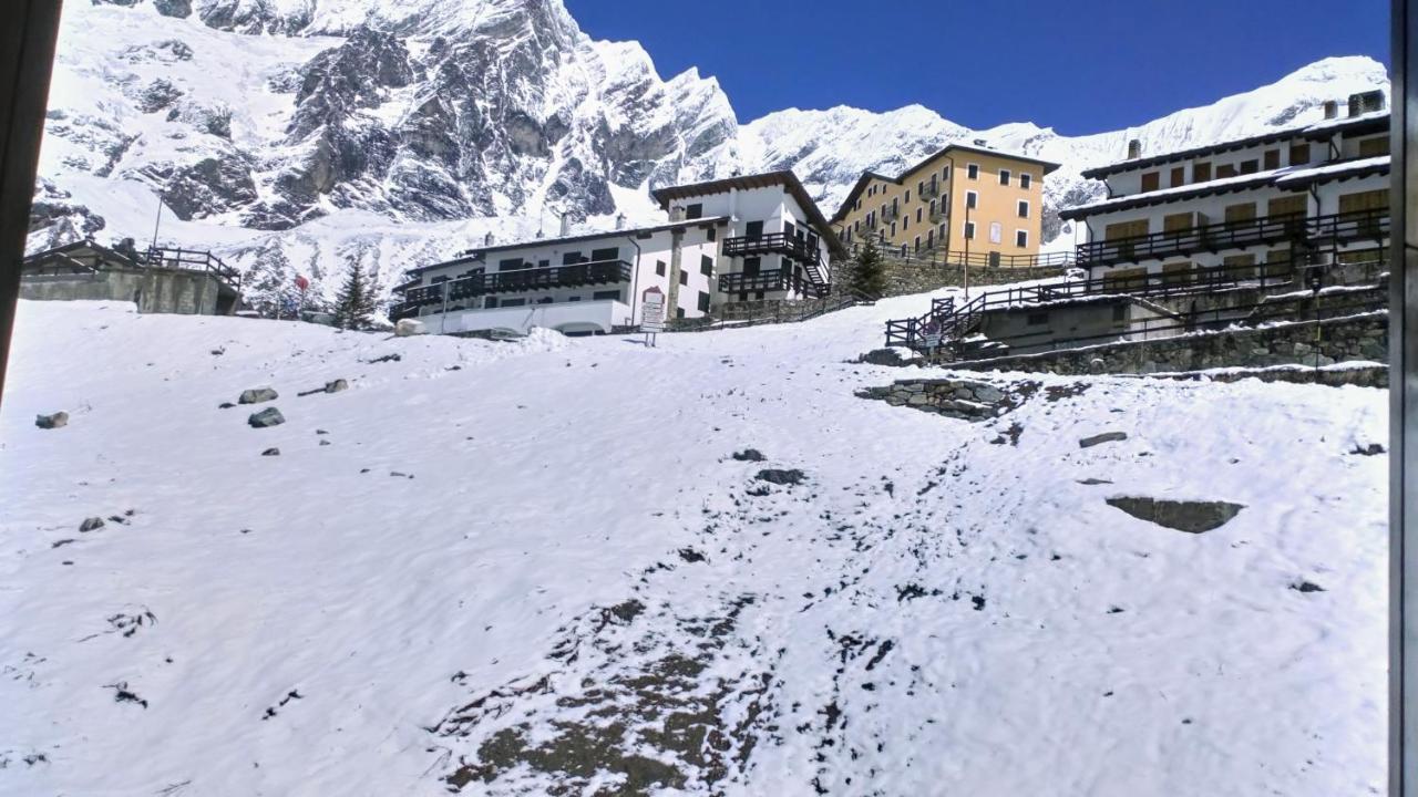 Giomein Sporting Red House Breuil-Cervinia Exterior photo