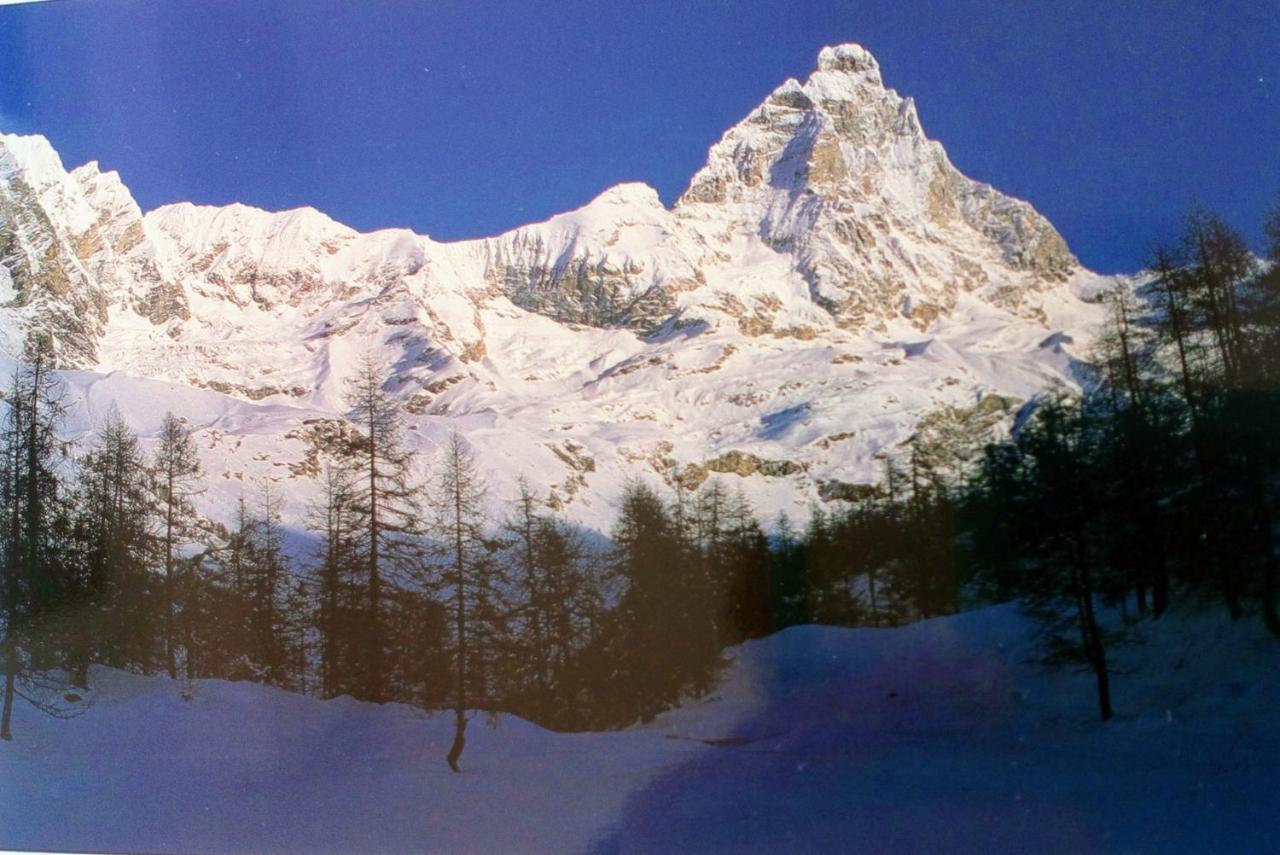 Giomein Sporting Red House Breuil-Cervinia Exterior photo